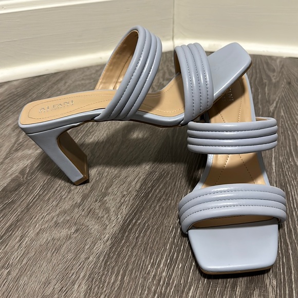 NWOT: ALFANI Step N Flex Light Blue Leather Heeled Sandals Size 10✨ - Picture 1 of 6